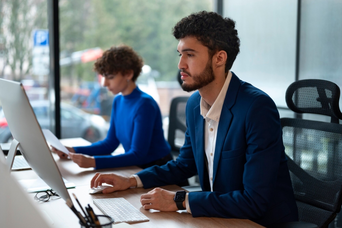 How to Build a Successful Career in the Digital Age How to Build a Successful Career in the Digital Age